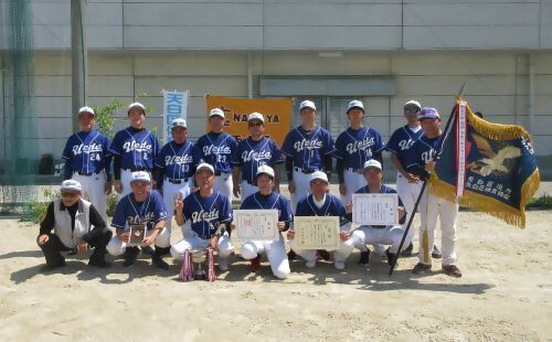 写真：優勝の植田学区チーム