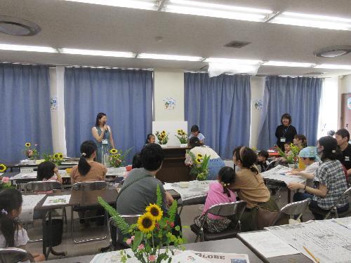 鑑賞会と記念写真を撮影している写真