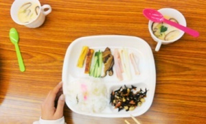 写真：この日のメニューは手巻き寿司