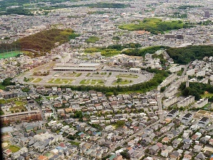写真：平針運転免許試験場を上空から望む