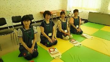 写真：読み聞かせボランティアの皆さんです