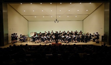 写真：天白高校吹奏楽部の演奏の様子