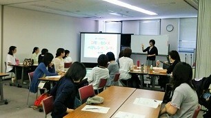 写真：子育て講座（コモンセンス・ペアレンティング講座）の様子