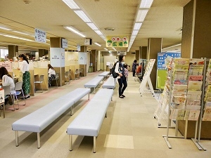 写真：区役所2階の風景