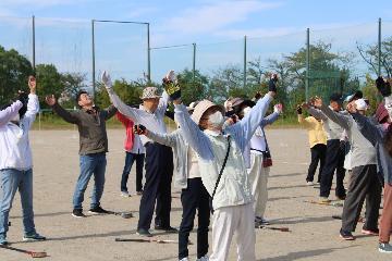 写真：空を仰いで