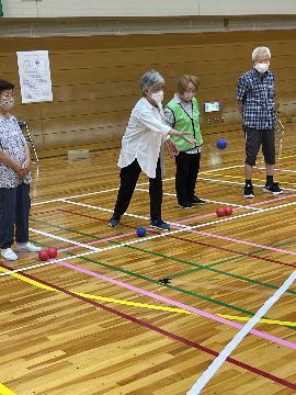 写真：投球の瞬間