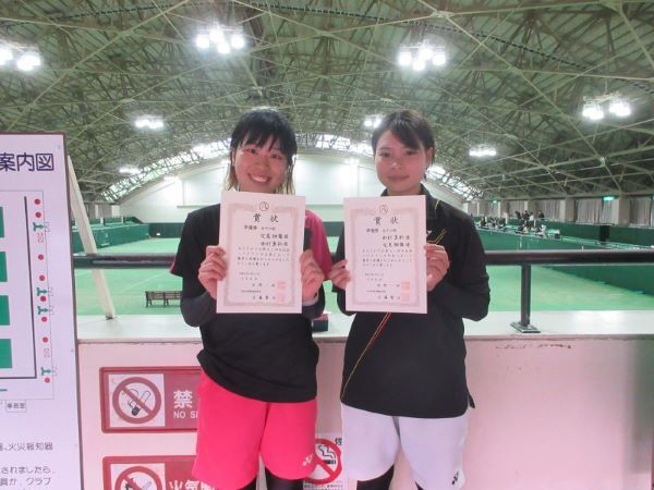 写真：ダブルス女子準優勝の選手