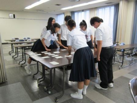 写真：第一次審査の様子