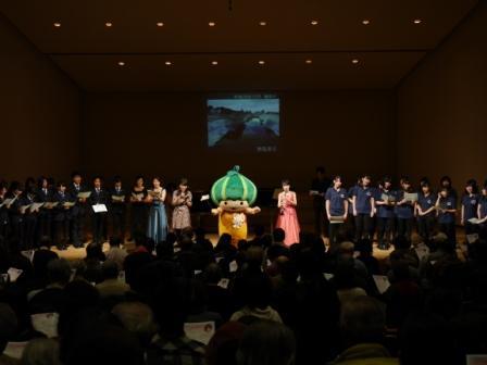 写真：指揮を振るかぼっち