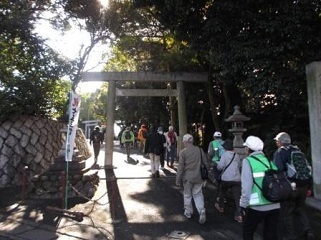 写真：史跡散策ウオーキングの様子