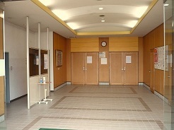 正面玄関ホールロビーの写真