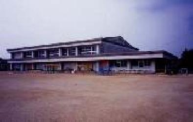 写真：平針小学校体育館