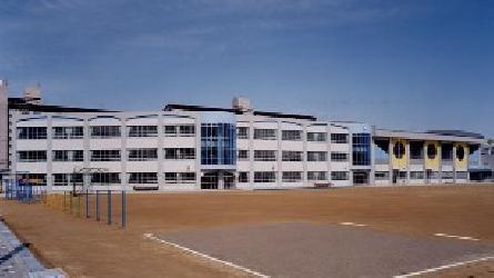 写真：伝馬小学校校舎棟