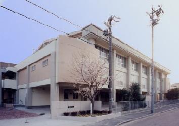 写真：はとり中学校体育館