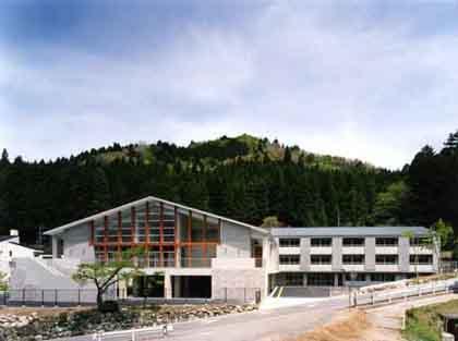 写真：稲武野外教育センター第一本館