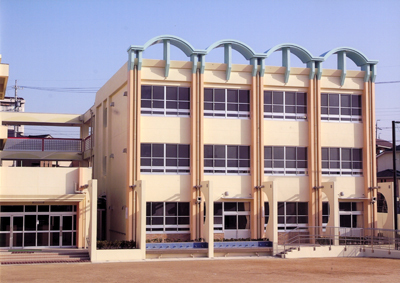 小坂小校舎棟増築の写真