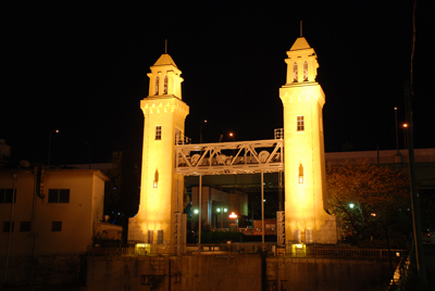 松重閘門西塔の写真