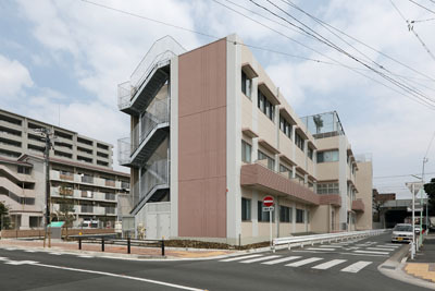 西部児童相談所写真