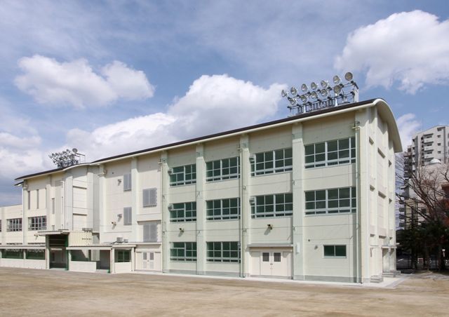 守山西中校舎棟増築写真