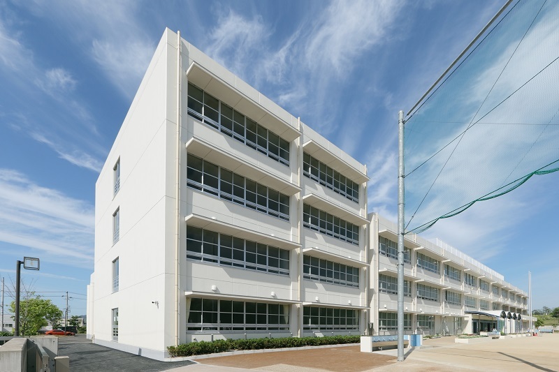 写真：外観南面。