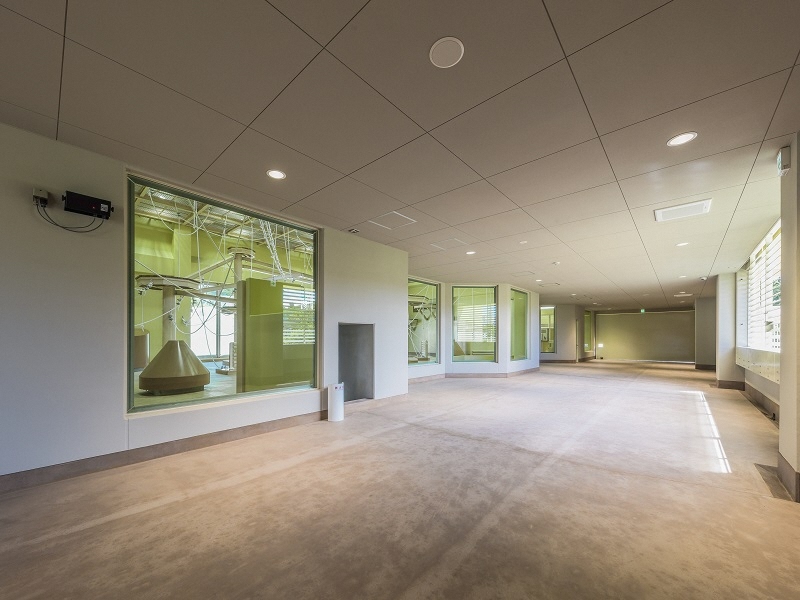 写真：東山動植物園ゴリラ・チンパンジー獣舎内観