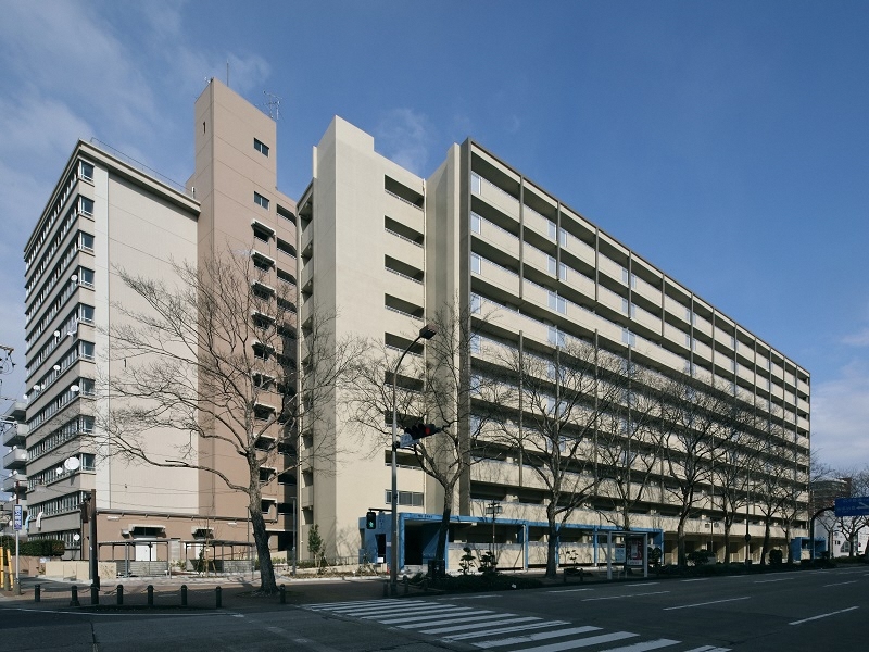 写真：千早南荘外観。