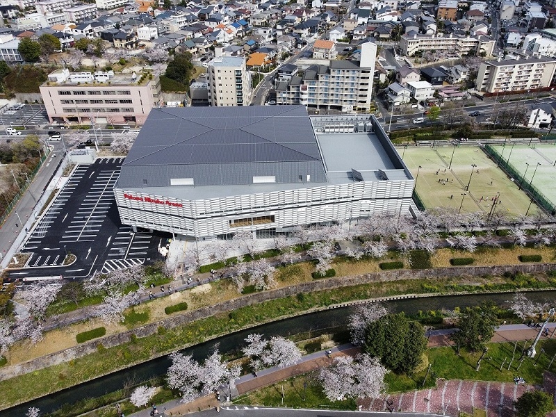 写真：瑞穂公園体育館建物外観1。