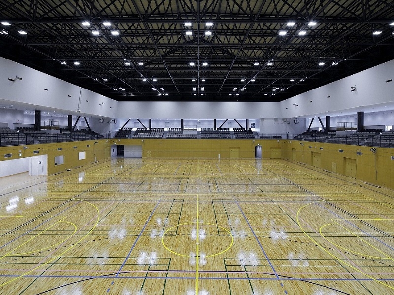 写真：瑞穂公園体育館建物内観。