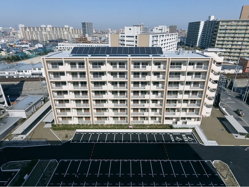 写真：山田東荘南1棟全景。