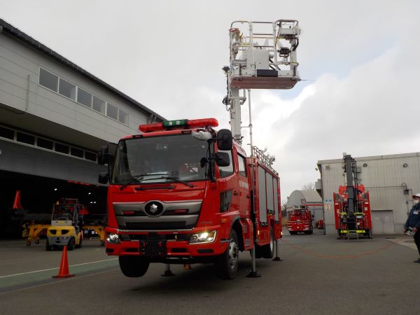 高所活動車の写真