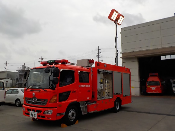 消防車(排煙照明車)の写真
