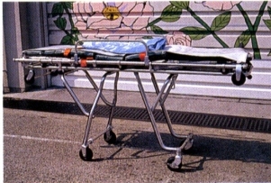 ストレッチャー(たんか)の写真