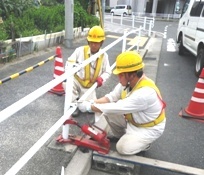 写真:交通安全施設(ガードレール)の補修