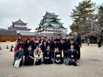 名古屋城背景の集合写真