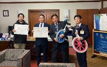 写真:感謝状贈呈の様子