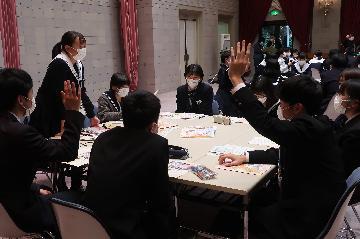 写真:中学生交流風景