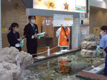写真:名古屋港水族館内の風景