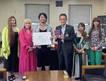 写真:市長感謝状の贈呈式