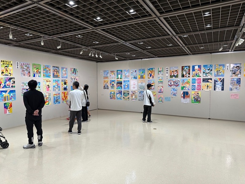 画像：作品展の様子（ポスター）