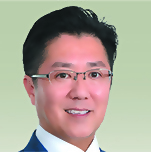 写真：岡本やすひろ（おかもとやすひろ）