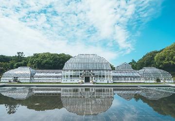 東山植物園温室(外観)の写真です