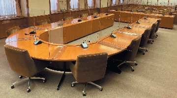 写真:委員会室の様子