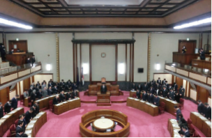 議員総会の様子の写真です。