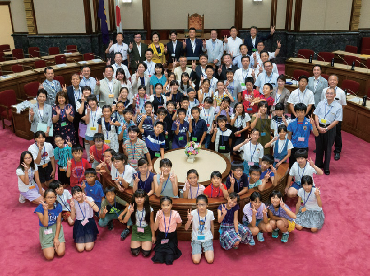 子ども議員のみなさんの集合写真
