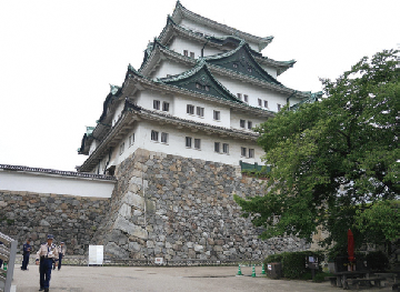 名古屋城天守閣の写真です。