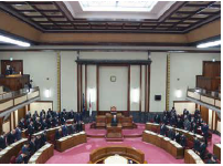 写真:全員で黙とうする様子