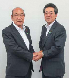 名古屋市会議長と陸前高田市議会議長の写真