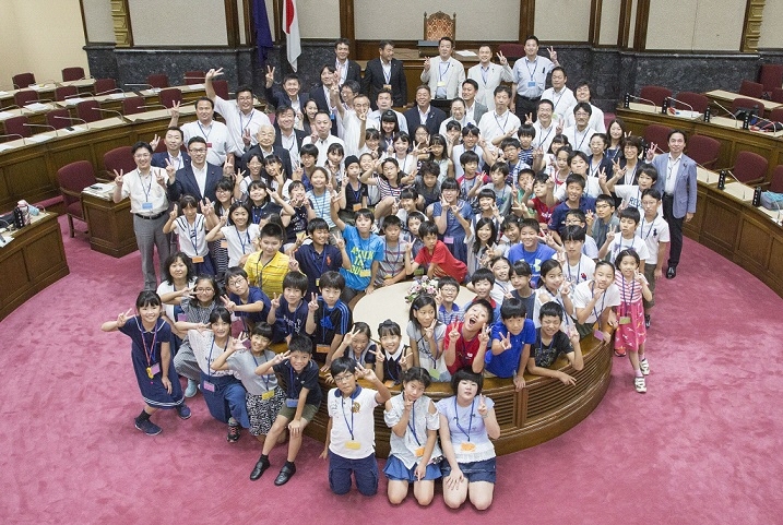 子ども議員のみなさんの集合写真