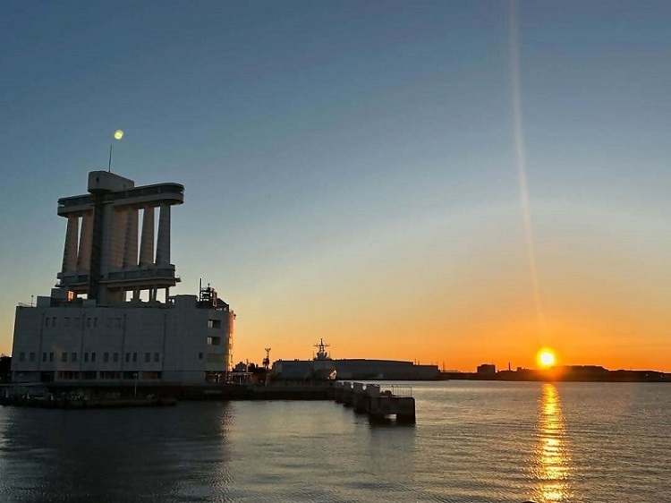 名古屋港初日の出の写真