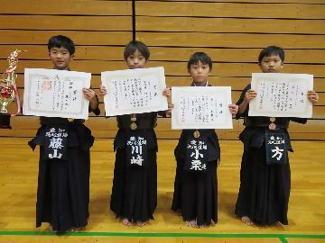 写真：小学生3年・4年生の部の入賞者